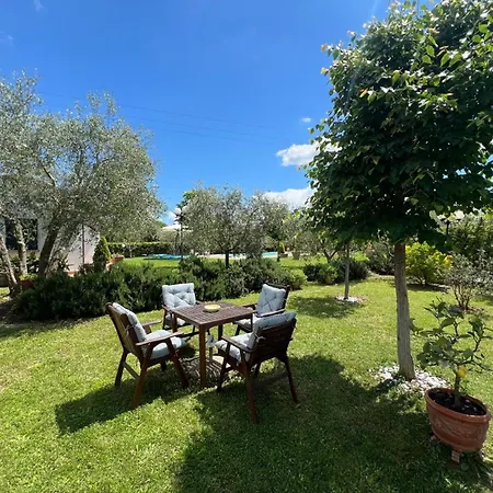 Elena Villa Cortona