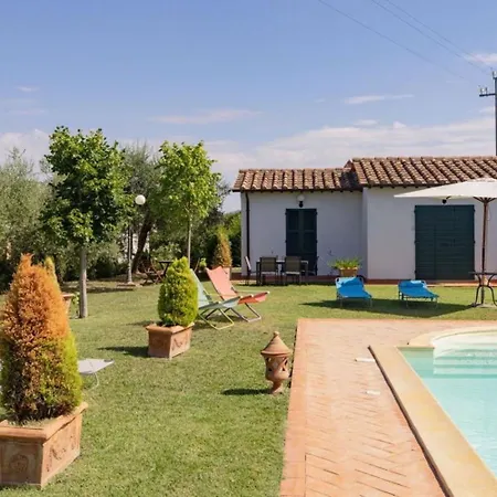 Elena فيلة كورتونا