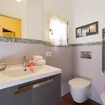 Elena Villa *