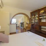 Elena Villa